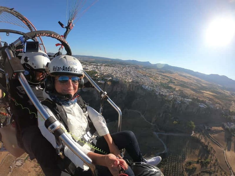 Paramotor flight in Ronda (Málaga), near Marbella - The landmarks look different from above