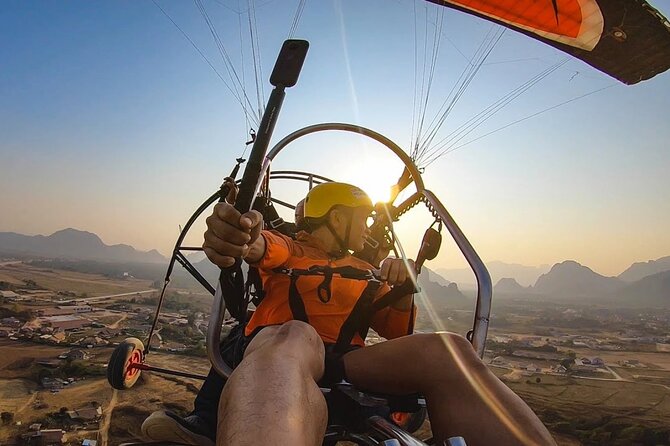 Paramotoring in Vang Vieng - Seeing Vang Vieng from the air