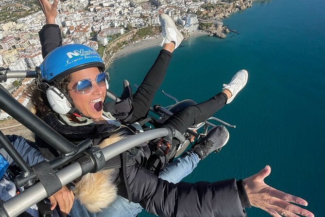 Private Paragliding Flight Costa del Sol 30 min - Trying the controls in the air