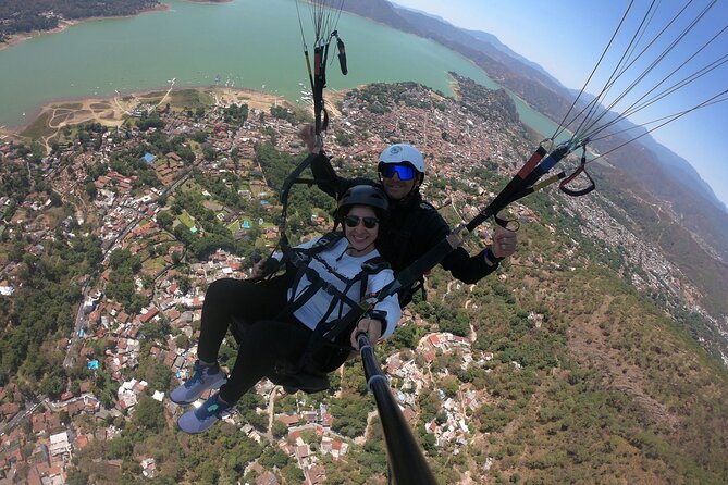 Private Paragliding Flight in Valle de Bravo with Instructor - Is $131.42 a Fair Price?