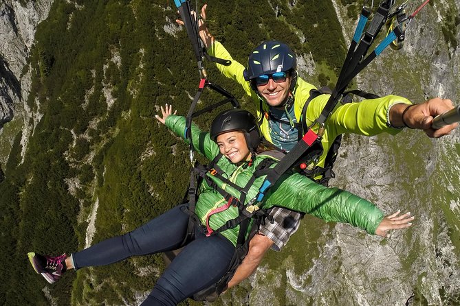 Private Tandem Paragliding Werfenweng Mt Bischling - Who will enjoy this most
