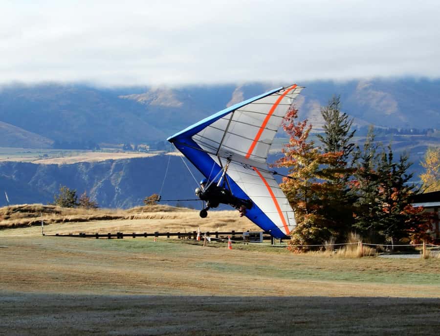 Queenstown: Tandem Hang Gliding Experience - Preparing for the Tandem Glider