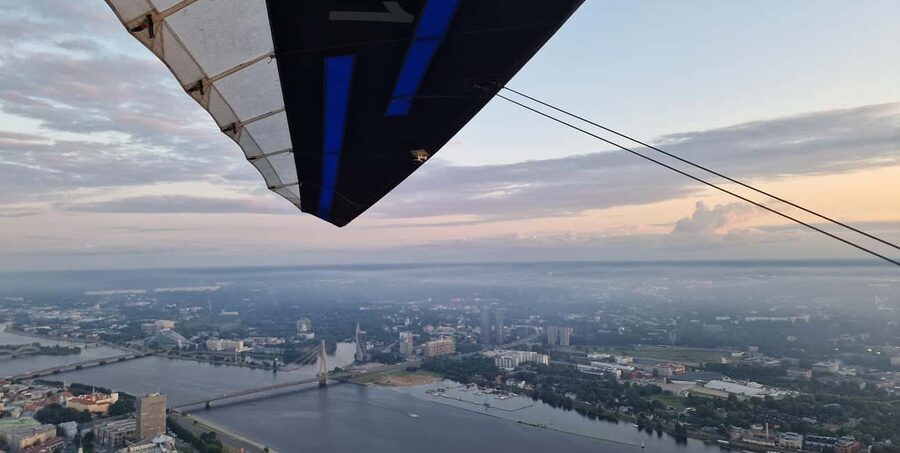 Riga: Hang-Glider 10-Minute Flight Over the City - The views from above