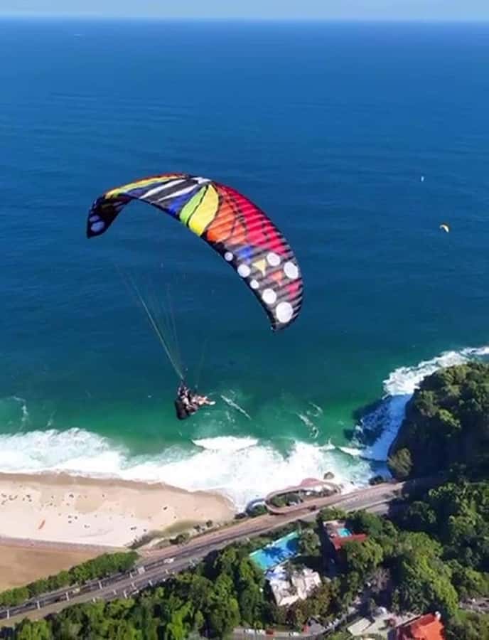 Rio de Janeiro: Hang Gliding or Paragliding Flight - Who will enjoy this most