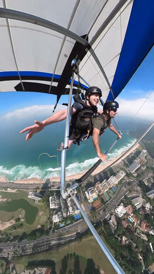 Rio de Janeiro: Hang Gliding or Paragliding Flights - From Sao Conrado Beach to Pedra Bonita