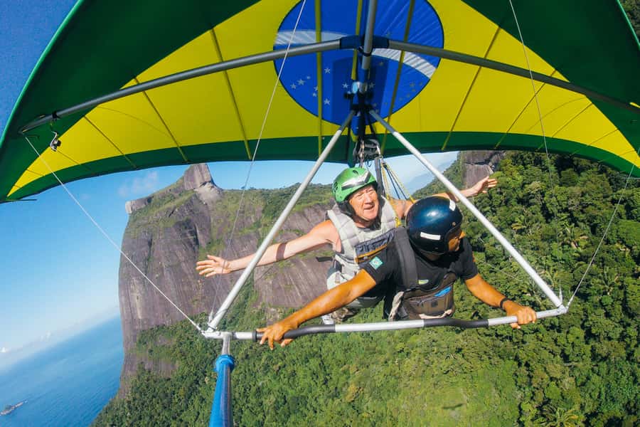 Rio de Janeiro: Hang Gliding Tandem Flight - From hotel pickup to the Pedra Bonita ramp