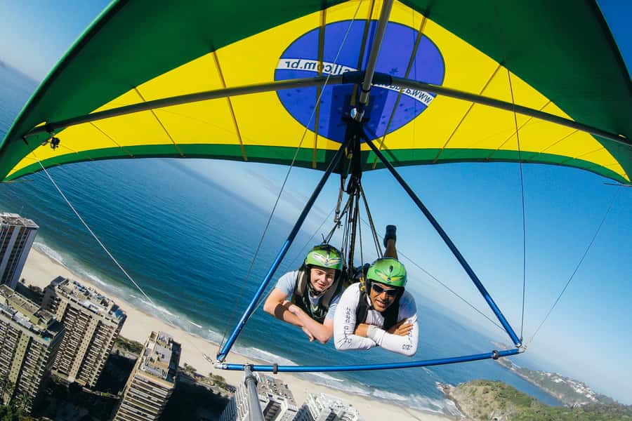Rio de Janeiro: Hang Gliding Tandem Flight - Landing at São Conrado beach