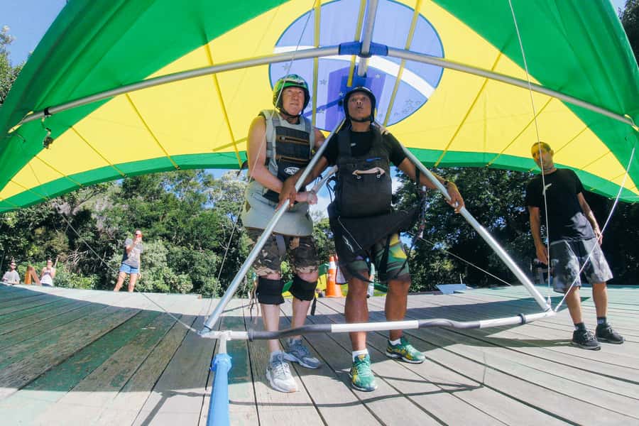 Rio de Janeiro: Hang Gliding Tandem Flight - Who will enjoy this most?