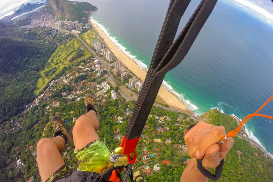 Rio de Janeiro: Paragliding Tandem Flight - Who will enjoy this most