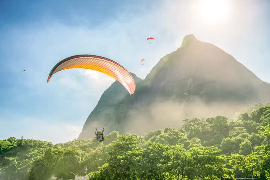 Rio de Janeiro: Paragliding Tandem Flight - Meeting near São Conrado and reaching Pedra Bonita
