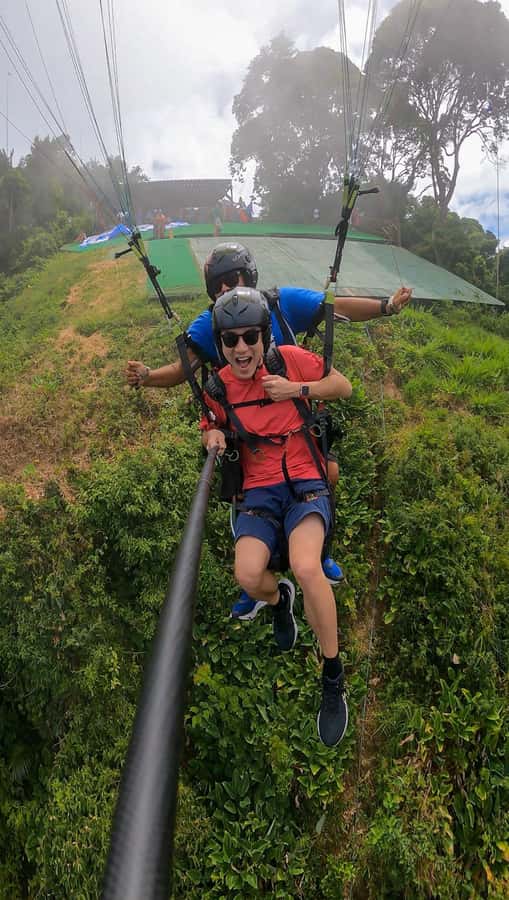Rio de janeiro : Paragliding Tandem Flights over Rio - What the 10 to 15 minute flight feels like