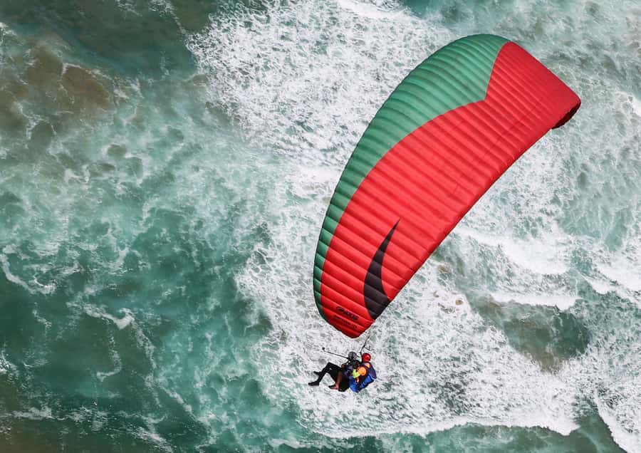 Sedgefield: Standard Tandem Paragliding Flight - Meeting the crew and preparing to fly