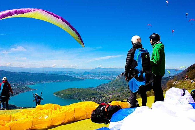Sensation paragliding flight over the magnificent Lake Annecy - Key points at a glance