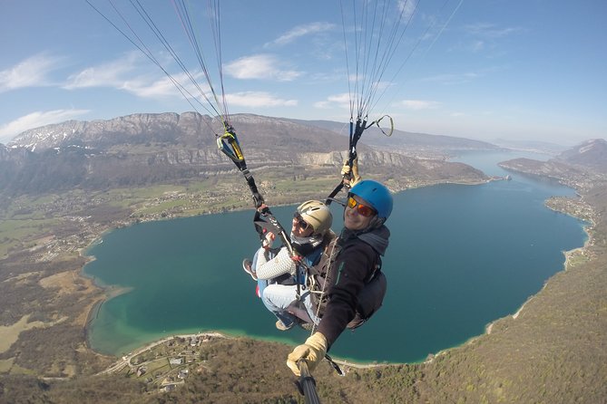 Sensation paragliding flight over the magnificent Lake Annecy - Who should book this flight?