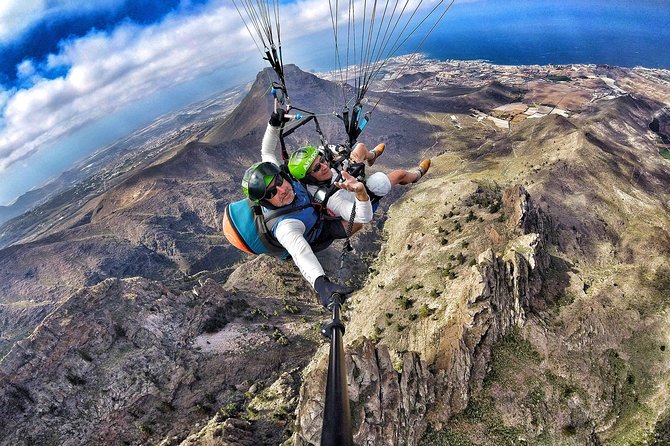 SILVER 1000m paragliding tandem flight above South Tenerife - What the first minutes feel like