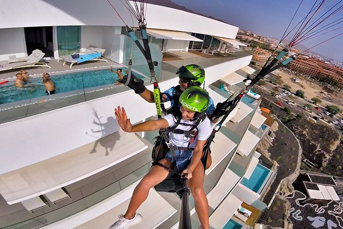 SILVER 1000m paragliding tandem flight above South Tenerife - What the $156.19 price really covers