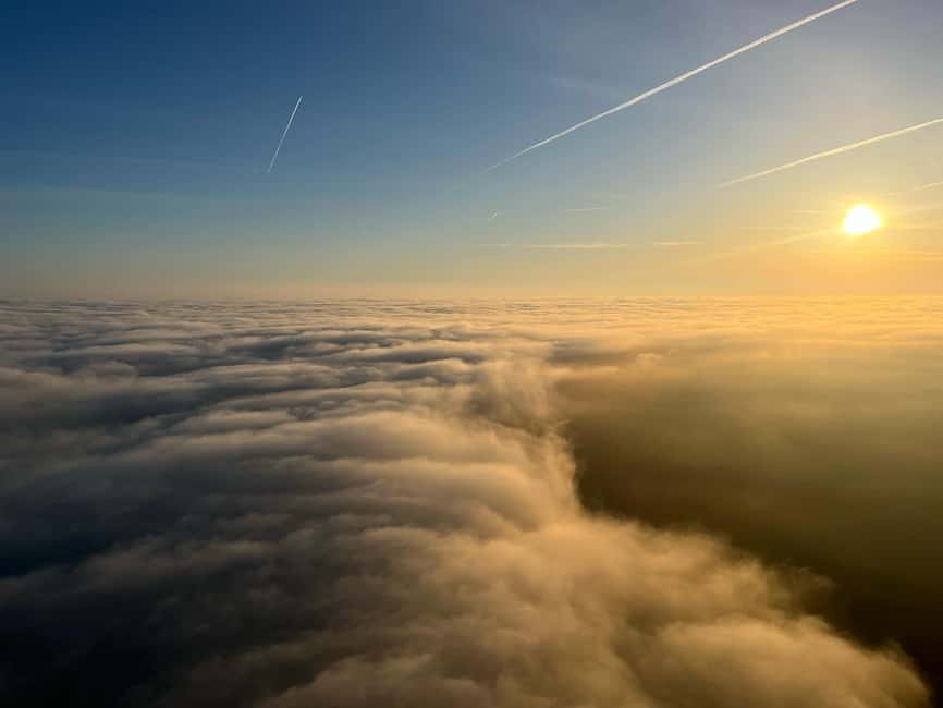 South of Paris: Paramotor Discovery Flight - Flying above the countryside south of Paris