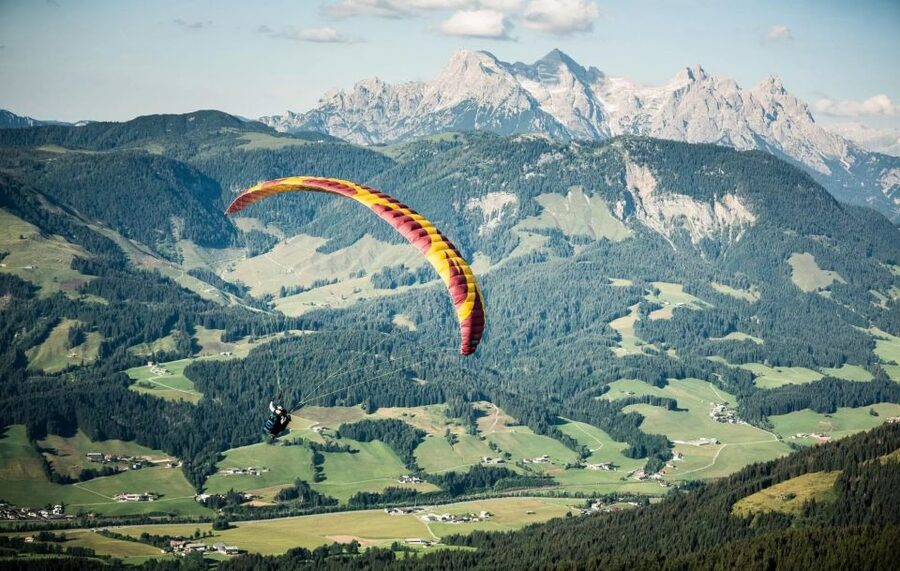 St Johann in Tirol: Tandem Paragliding - Preparing for a 1,600-meter launch