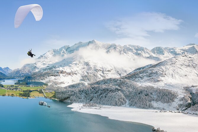 St. Moritz Paragliding Flight Experience - Leaving the Corvatsch meeting point in Silvaplana