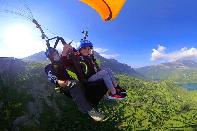 Tandem paraglider in the Pyrenees (Panticosa) + Video of the flight - Is $150.34 a fair price?