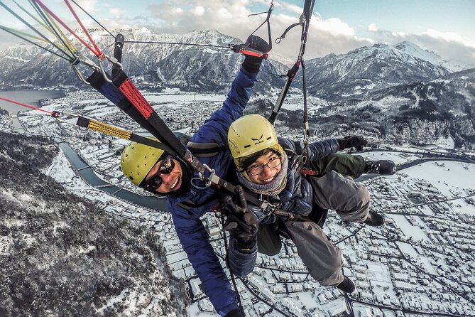 Tandem Paragliding Experience with Transport from Interlaken - From Interlaken to Beatenberg by shuttle