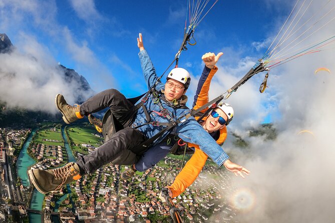 Tandem Paragliding Experience with Transport from Interlaken - Choosing a gentle flight or extra spins
