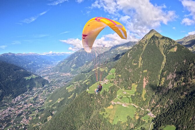 Tandem Paragliding Flight in Dorf Tirol, Merano - The first few steps into the air