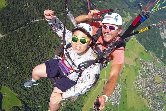 Tandem Paragliding Flight in Lombardy - Air Emotions and the Human Touch