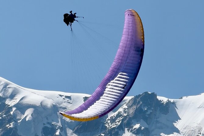 Tandem Paragliding Flight to Chamonix Facing Mont Blanc - Mont Blanc from a seat in the sky
