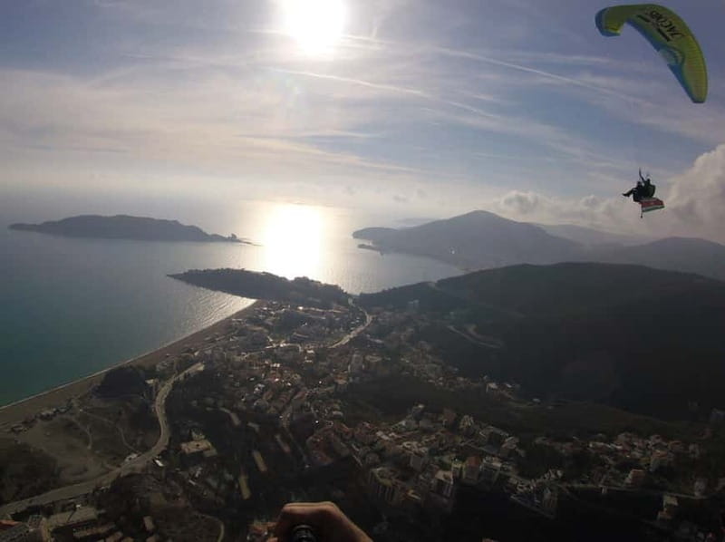 Tandem Paragliding in Budva with Expert Pilots/All-inclusive - Who will enjoy this most