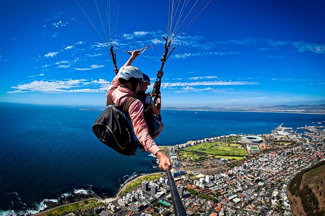 Tandem Paragliding in Cape Town with views of Table Mountain - What happens at the Signal Hill launch