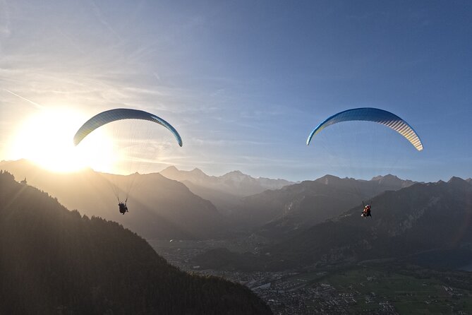Tandem Paragliding in Interlaken - Beatenberg gives the flight its dramatic start