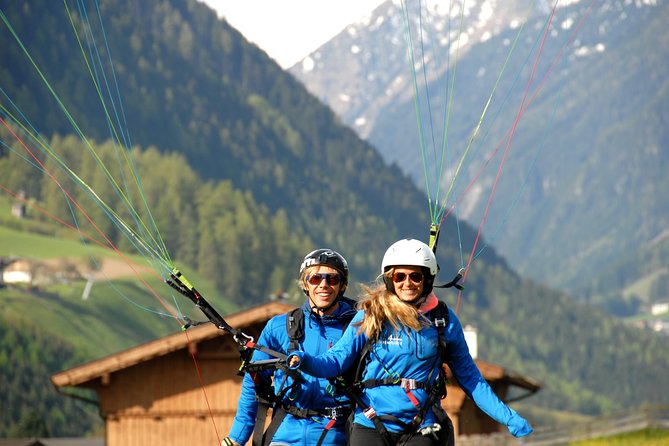 Tandem paragliding in the Stubai Valley near Innsbruck - Key points to know before you book