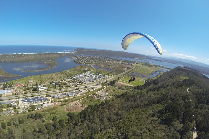 Tandem Paragliding Instructional Flights in Garden Route - Landing takes only a few steps