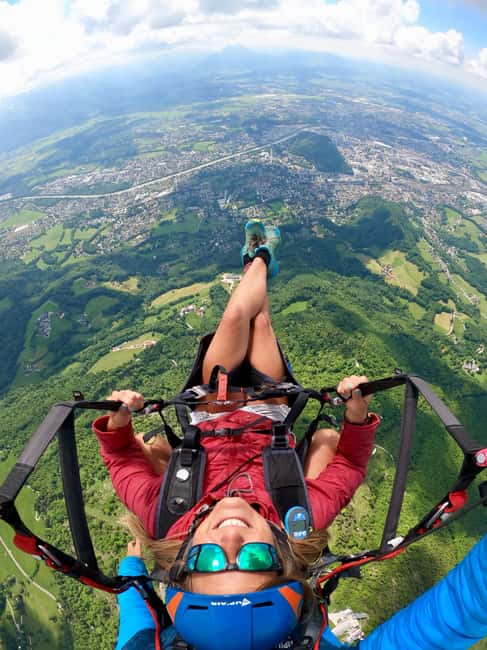 Tandem Paragliding Salzburg City - Who will enjoy this most