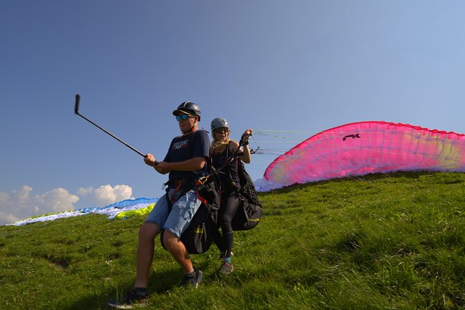 Tandem Paragliding St. Gilgen - Wolfgangsee - Taking off above Wolfgangsee