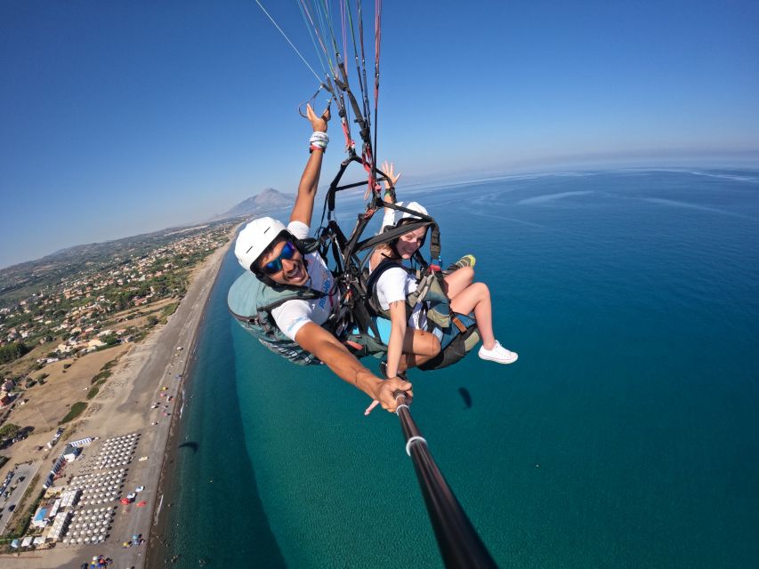 Taormina: Paragliding Tour with Instructor and GoPro Video - The beach landing and final moments