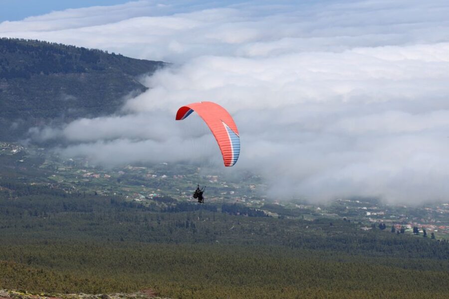 Tenerife: Acrobatic Paragliding Tandem Flight - The people and service details that matter