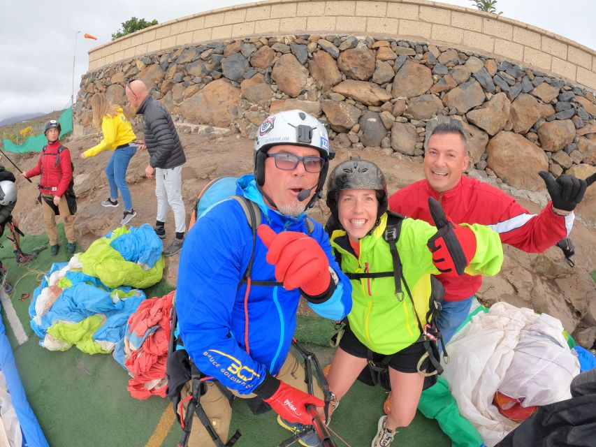 Tenerife: Paragliding with National Champion Paraglider - A peaceful glide or a louder finish