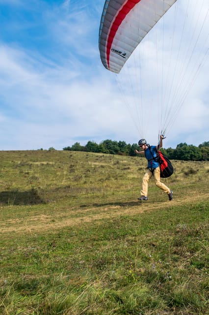 Transylvania Targu-Mures: Paraglider pilot for a day - Your first lesson in the Transylvanian hills