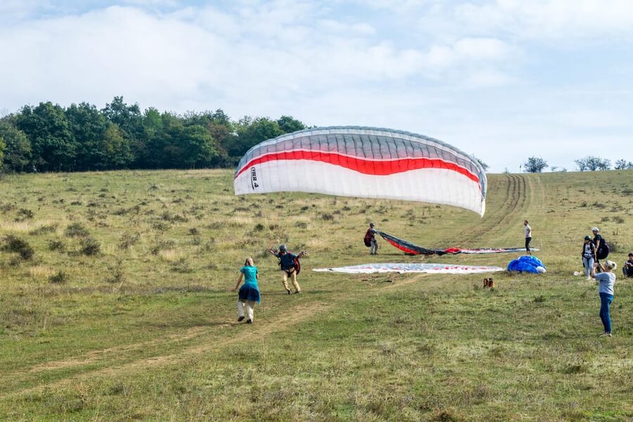 Transylvania Targu-Mures: Paraglider pilot for a day - Who will get the most from this experience?
