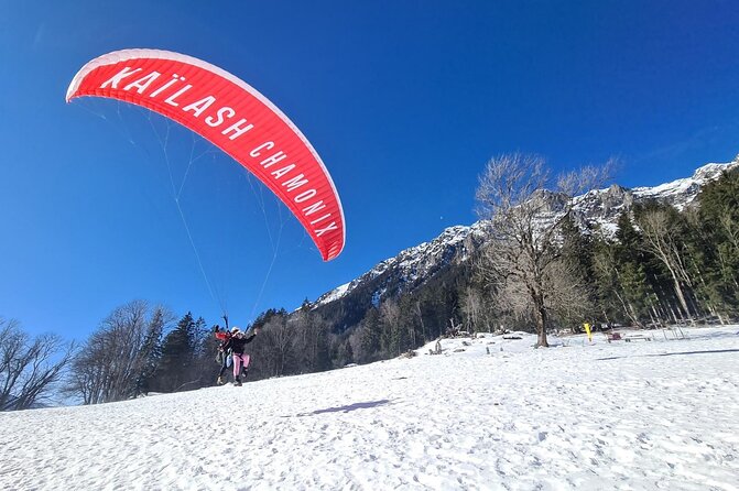 Two-seater paragliding flight in Chamonix - The view is the main event