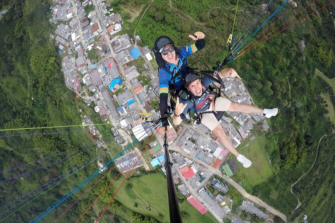 Unique experience flying paragliding - Arriving at Éxtasis Café in Buenavista