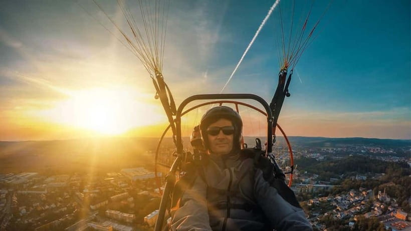 Vang Vieng: Paragliding Experience with Hotel Pickup - What the 15-minute flight feels like