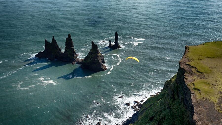 Vík: Paragliding Tandem Flight - Clothing, weight limits, and comfort