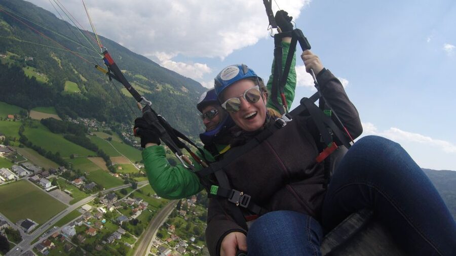 Villach/Ossiachersee: Paragliding "Action" Tandemflug - Meeting near Billa Markt and getting to the mountain
