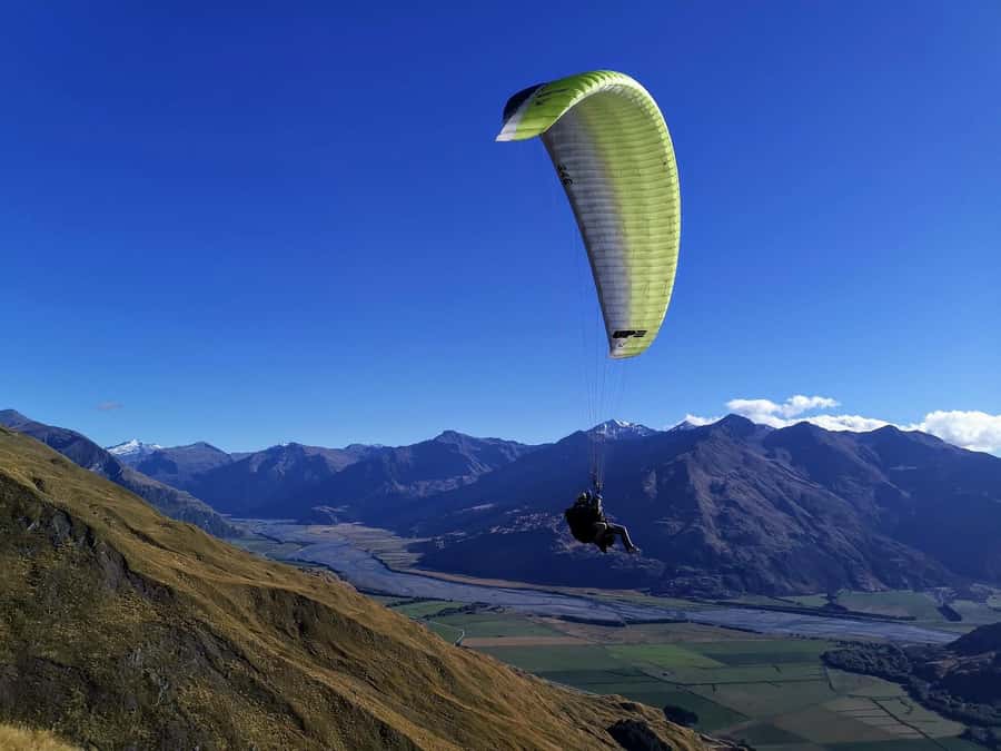 Wanaka: Tandem Paragliding Experience - Ten to twenty minutes over the Matukituki Valley