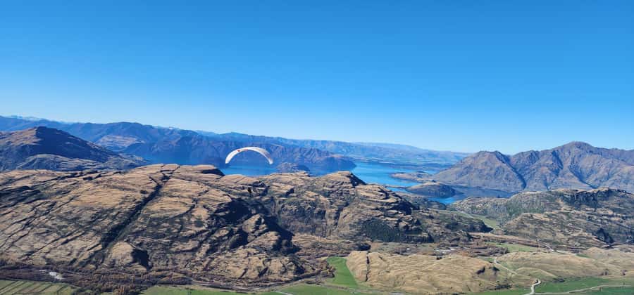 Wanaka: Tandem Paragliding Experience - The landing is easier than it looks