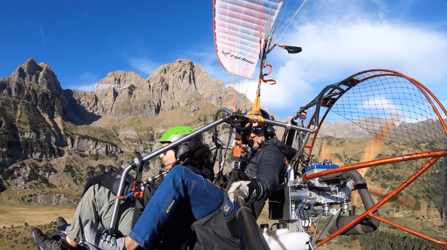 Zaragoza: Aragonese Paragliding Experience - Photos, video, and the mini SD card rule