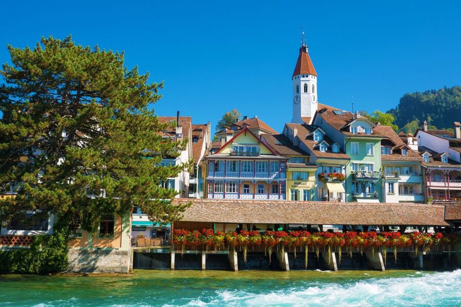 Zurich: Day trip to Interlaken incl. tandem paragliding - From Zurich to the Alps in one long day